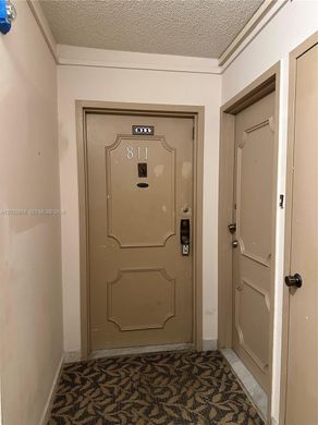 Residential complexes in North Miami, Miami-Dade