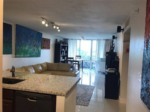 Жилой комплекс, Майами-Бич, Miami-Dade County