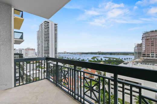 Residential complexes in West Palm Beach, Palm Beach