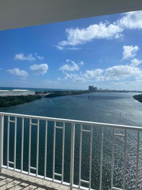 Жилой комплекс, Sunny Isles Beach, Miami-Dade County