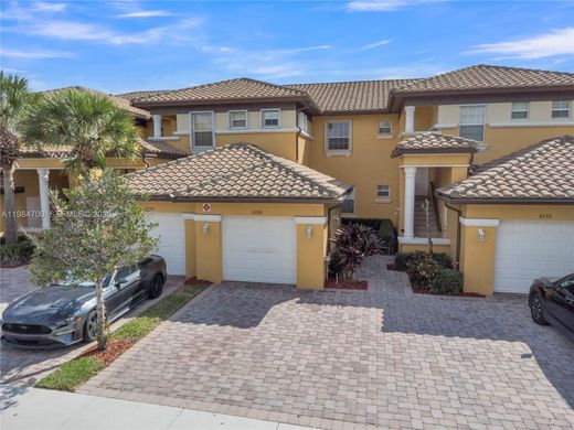 Residential complexes in Parkland, Broward County