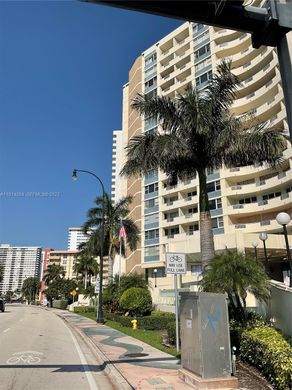 Komplex apartman Hallandale Beach, Broward County