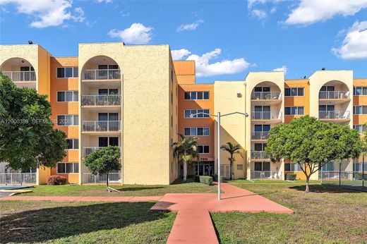 Complexes résidentiels à Hialeah, Comté de Miami-Dade