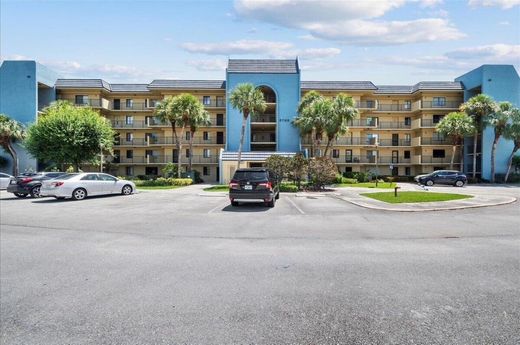 Residential complexes in West Palm Beach, Palm Beach