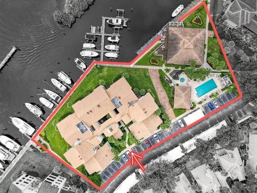 Residential complexes in Juno Beach, Palm Beach