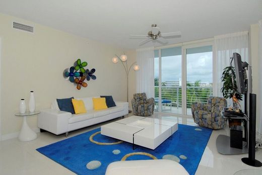 Residential complexes in Fort Lauderdale, Broward County