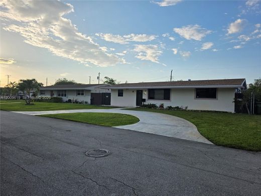 Вилла, Pembroke Pines, Broward County