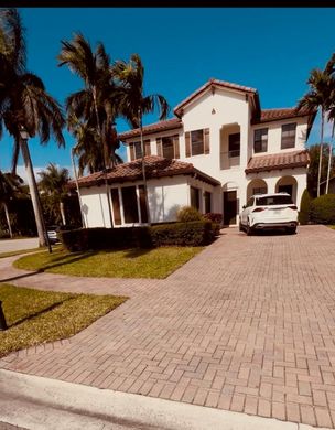Villa in Pembroke Pines, Broward County
