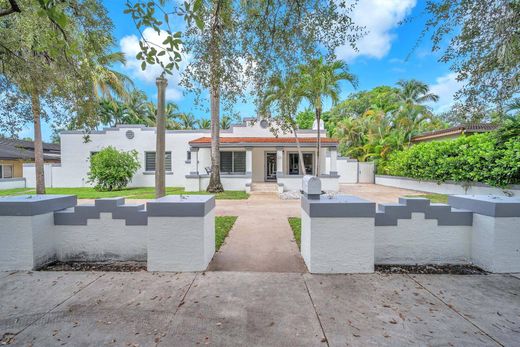 Villa in Miami Springs, Miami-Dade County