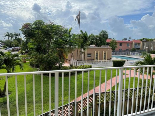 Complexes résidentiels à Doral, Comté de Miami-Dade