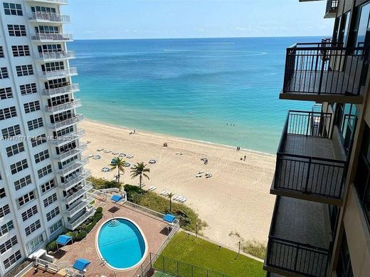 Residential complexes in Fort Lauderdale, Broward County