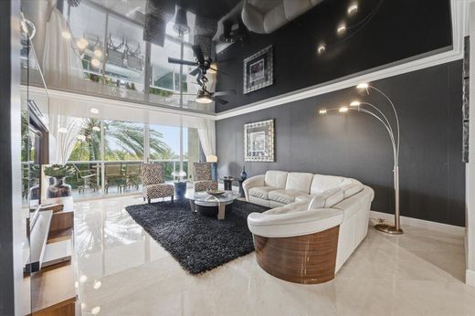 Residential complexes in Fort Lauderdale, Broward County