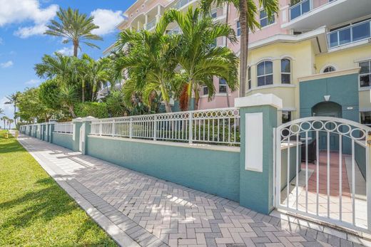 Townhouse in Deerfield Beach, Broward County