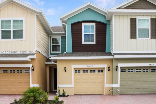 Townhouse in Zephyrhills West, Pasco County