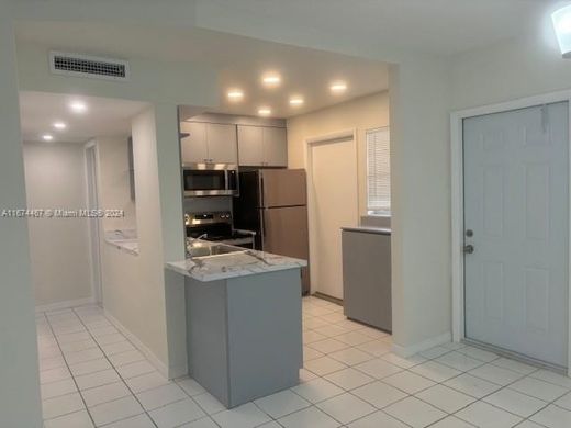 Komplex apartman Aventura, Miami-Dade County