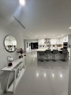 Villa in Hialeah, Miami-Dade