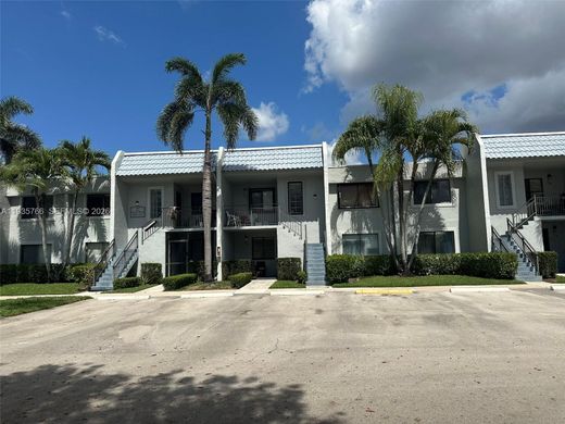 Residential complexes in Weston, Broward County