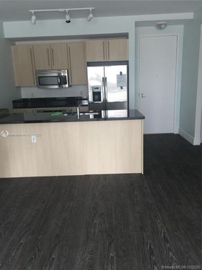 マイアミ, Miami-Dade Countyのアパートメント・コンプレックス