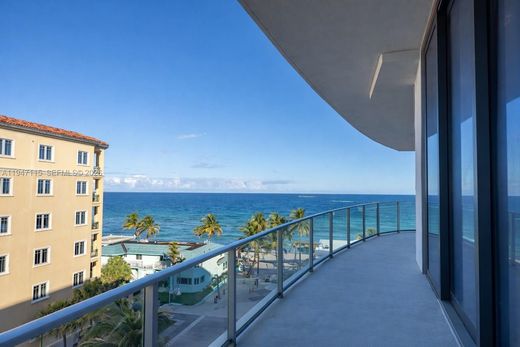 Residential complexes in Hollywood, Broward County