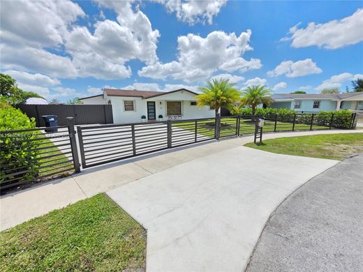 빌라 / Miami Gardens, Miami-Dade County