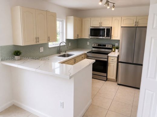 Residential complexes in Homestead, Miami-Dade