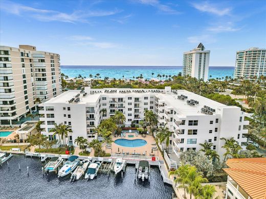 Residential complexes in Pompano Beach, Broward County