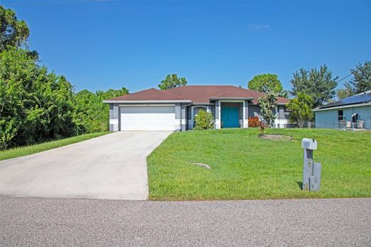 Villa in Lehigh Acres, Lee County