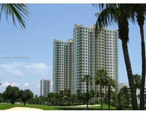 Residential complexes in Hallandale, Broward County