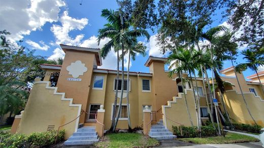 Residential complexes in Pembroke Pines, Broward County