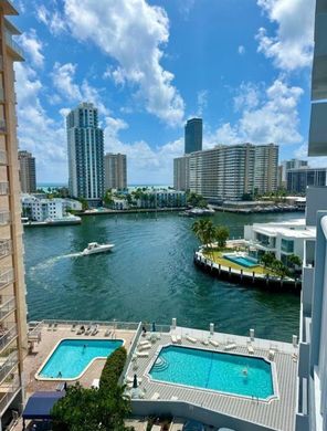 مجمع شقق ﻓﻲ Hallandale Beach, Broward County