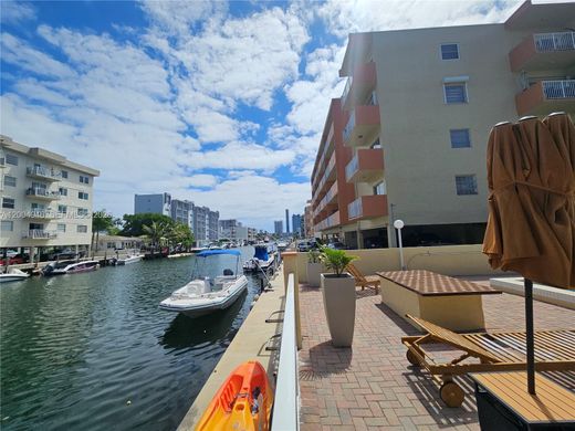 Edificio en North Miami Beach, Miami-Dade County