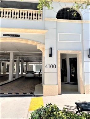 Coral Gables, Miami-Dade Countyのアパートメント・コンプレックス