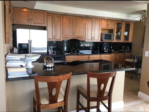 Residential complexes in North Miami, Miami-Dade