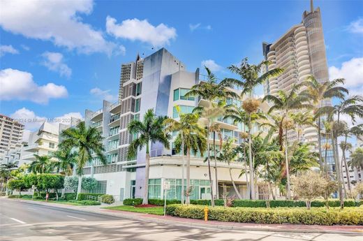 Residential complexes in Miami Beach, Miami-Dade