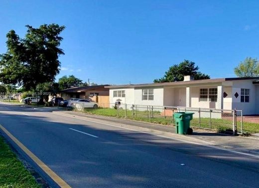 Villa Miami Gardens, Miami-Dade County