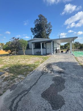 Villa in Miami Gardens, Miami-Dade
