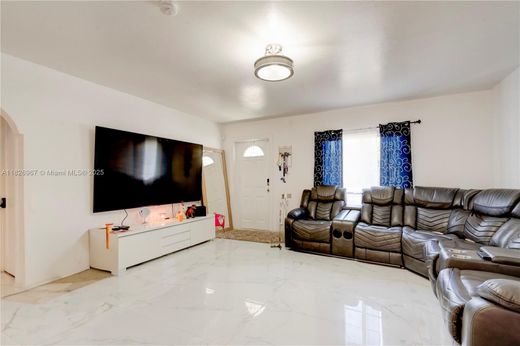 Villa en North Miami, Miami-Dade County