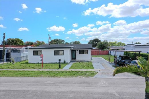 Villa a Hialeah, Miami-Dade County