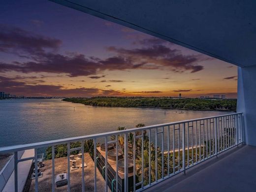 Wohnkomplexe in Sunny Isles Beach, Miami-Dade County