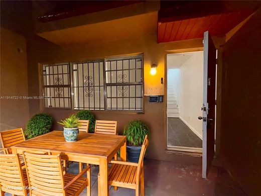 Townhouse in Lauderhill, Broward County