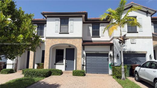 타운 하우스 / Hialeah, Miami-Dade County