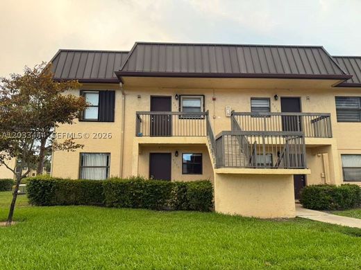 Residential complexes in Pembroke Pines, Broward County