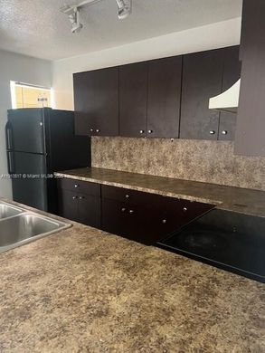 Complesso residenziale a Hialeah, Miami-Dade County