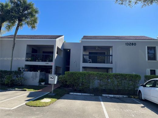 ‏בניין ב  מיאמי, Miami-Dade County