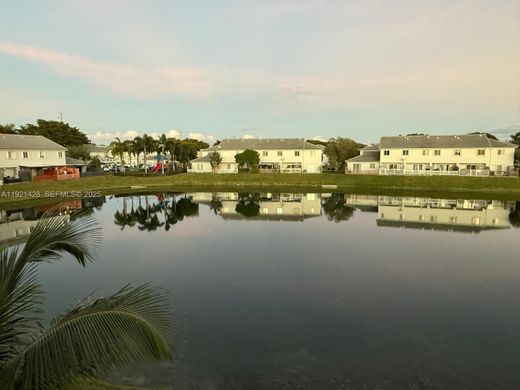 Residential complexes in Miami, Miami-Dade