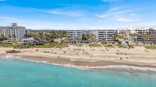 Residential complexes in Deerfield Beach, Broward County