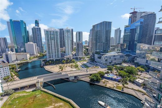 ‏בניין ב  מיאמי, Miami-Dade County