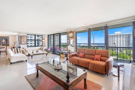 Residential complexes in Boca Raton, Palm Beach