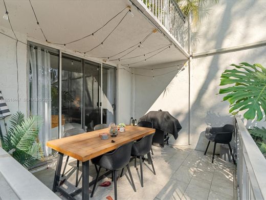 Residential complexes in Miami, Miami-Dade