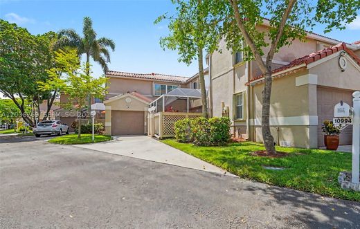 Townhouse in Cooper City, Broward County